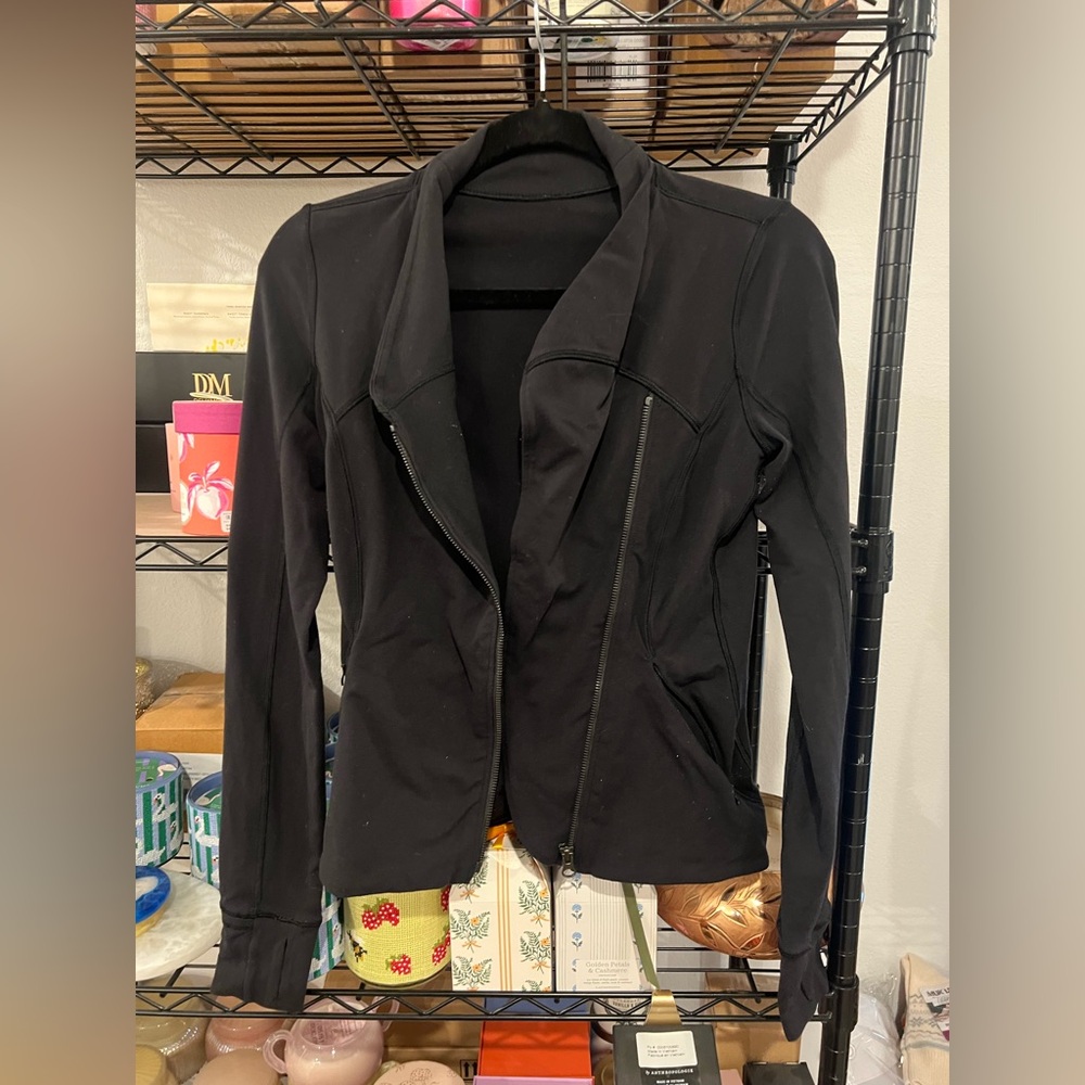 Lululemon Precision Jacket, Sz 6 - Picture 5 of 7